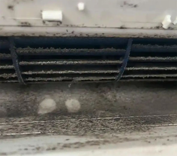 青白江空调吹的风有股烧焦味是怎么回事